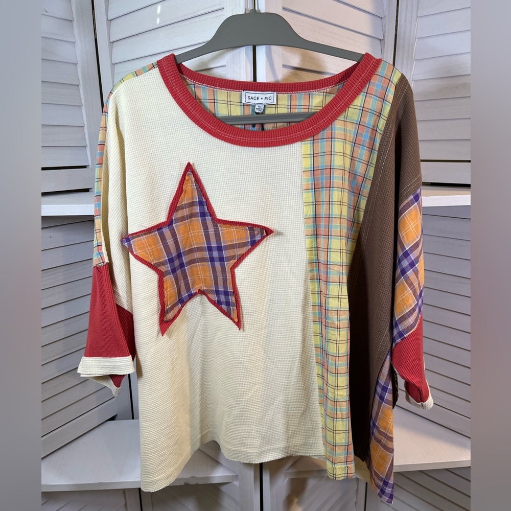 NEW SAGE +FIG BERRY STAR PATCH TOP
